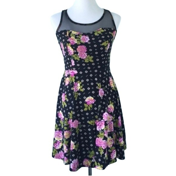 Black Mesh Yoke Sleeveless Floral Fit & Flare Dress Size medium - Picture 1 of 6